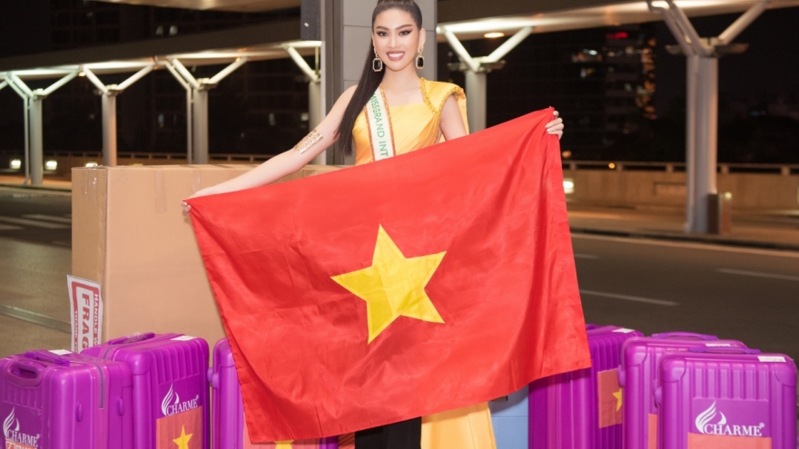 Ngoc Thao leaves for Miss Grand International 2020